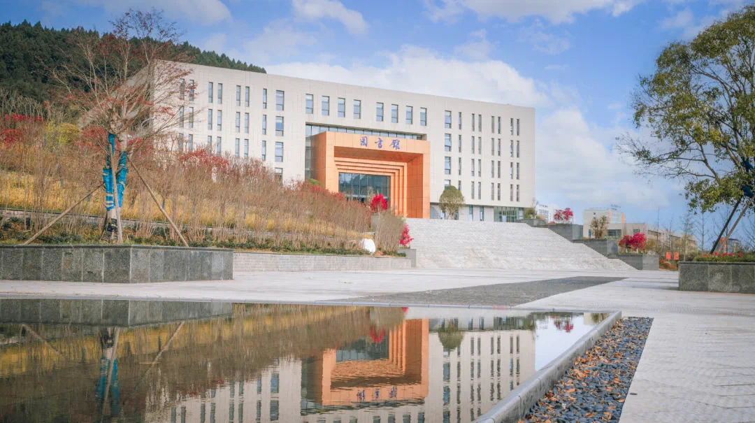 南充科技职业学院2025年高考补录计划和专业